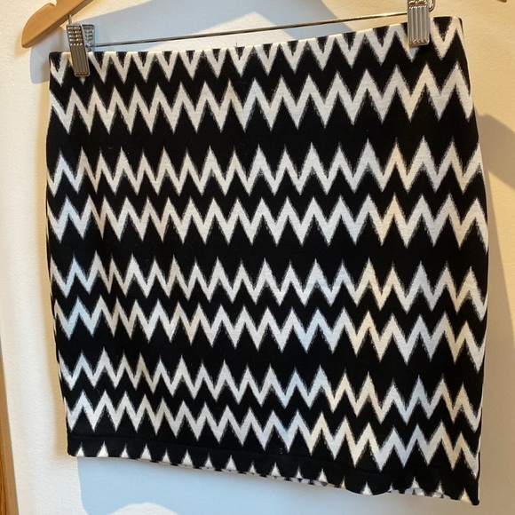 H&M Body Con Mini - Picture 2 of 4